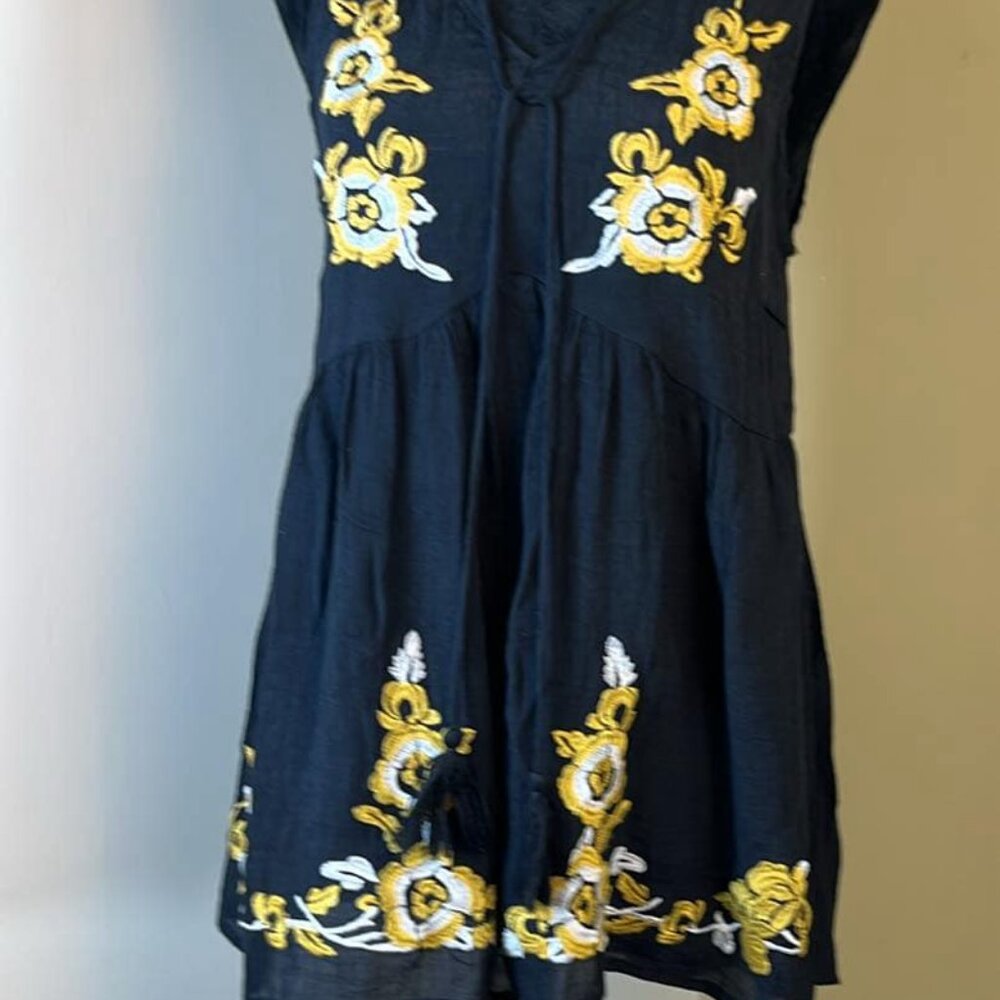 Vintage Y2K SZ S Entro Black Sleeveless Embroidered Tunic BoHo Hippie Festival